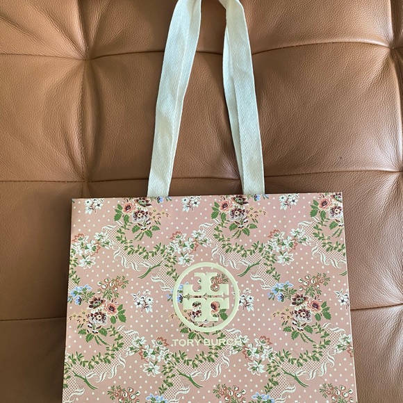 tory burch messenger bag - Picture 3 of 6